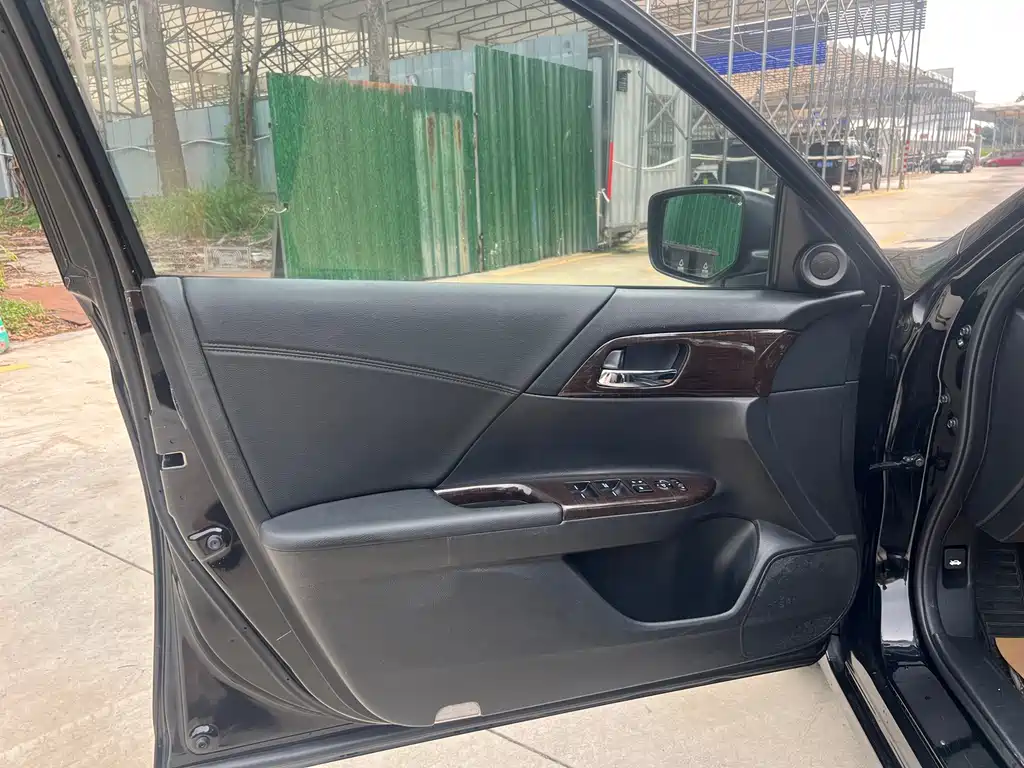 Honda Accord 2016 — фото 12