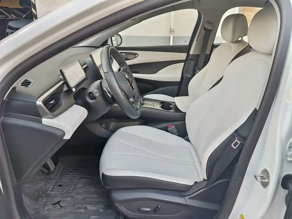 BYD Seal 05 DM-i 2025 — фото 8