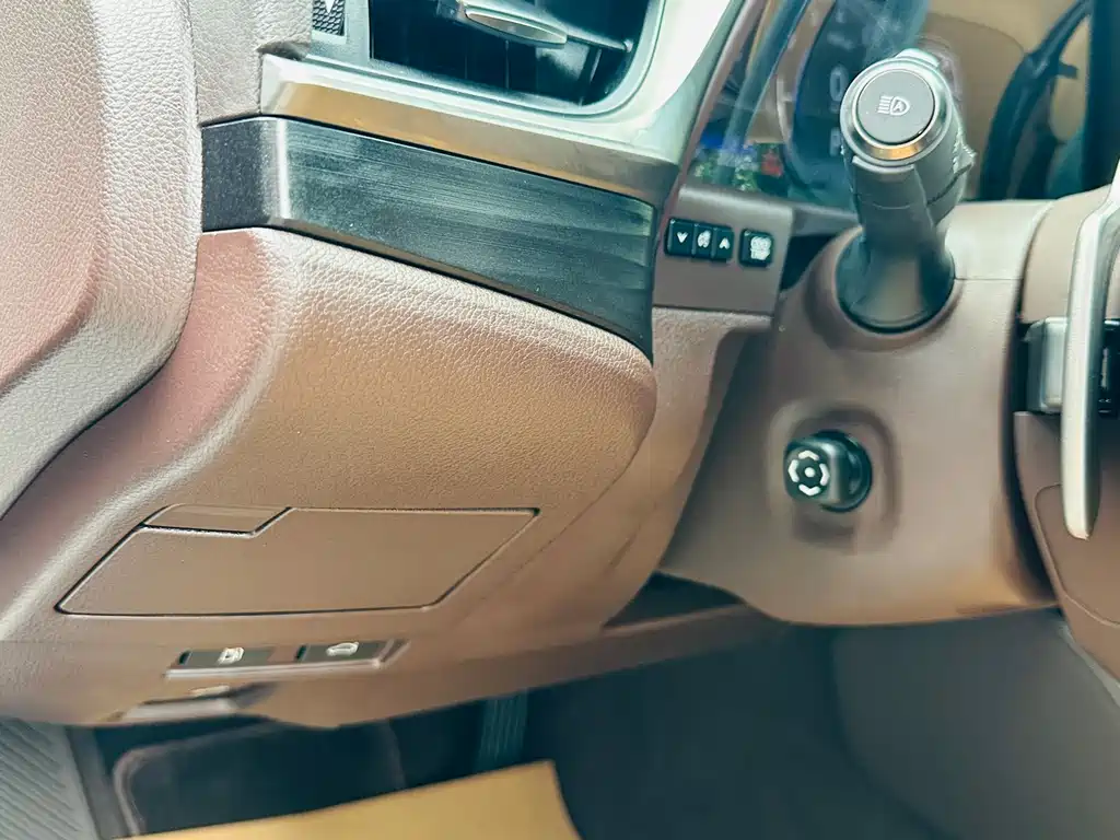 Lexus ES 2021 — фото 19
