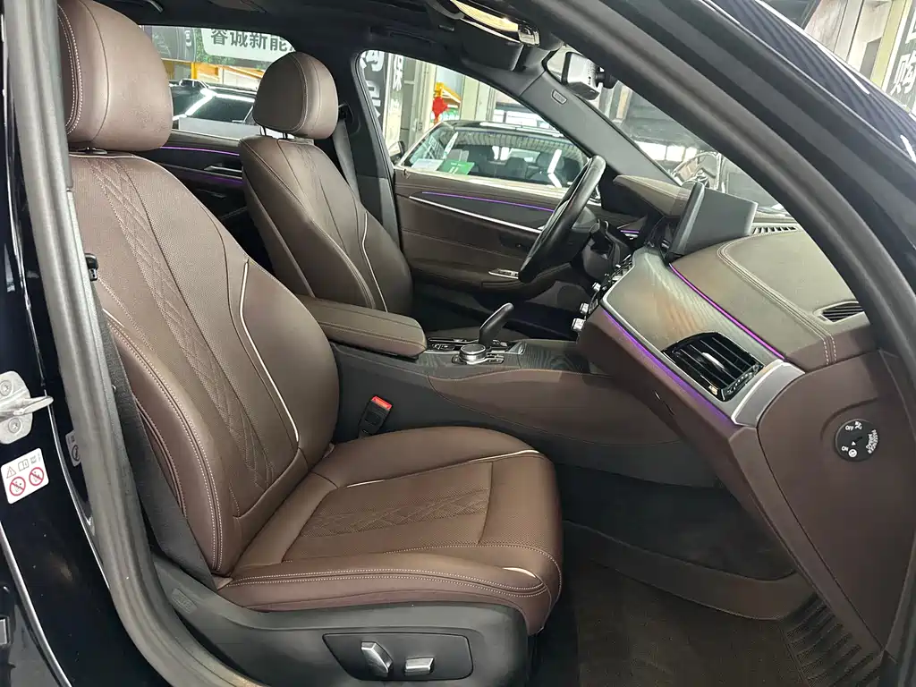 BMW 5 Series New Energy 2023 — фото 15