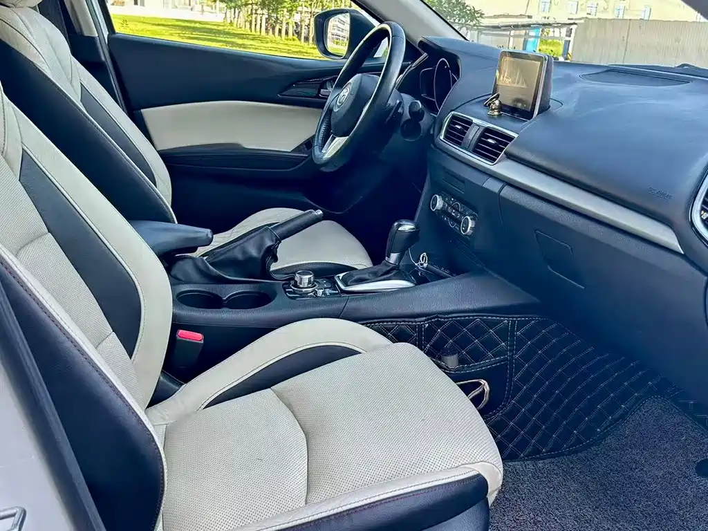 Mazda 3 Angkesela 2014