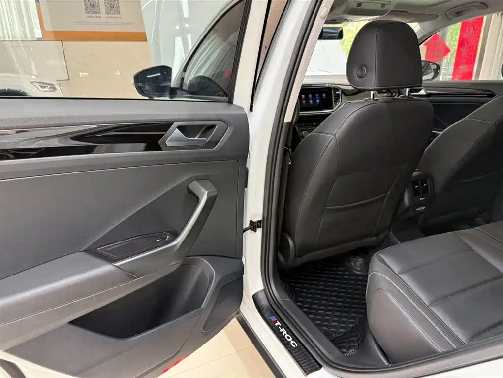 Volkswagen T-Roc 2023 — фото 17