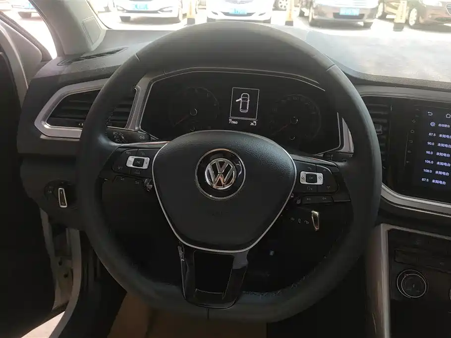 Volkswagen T-Roc 2018 — фото 15