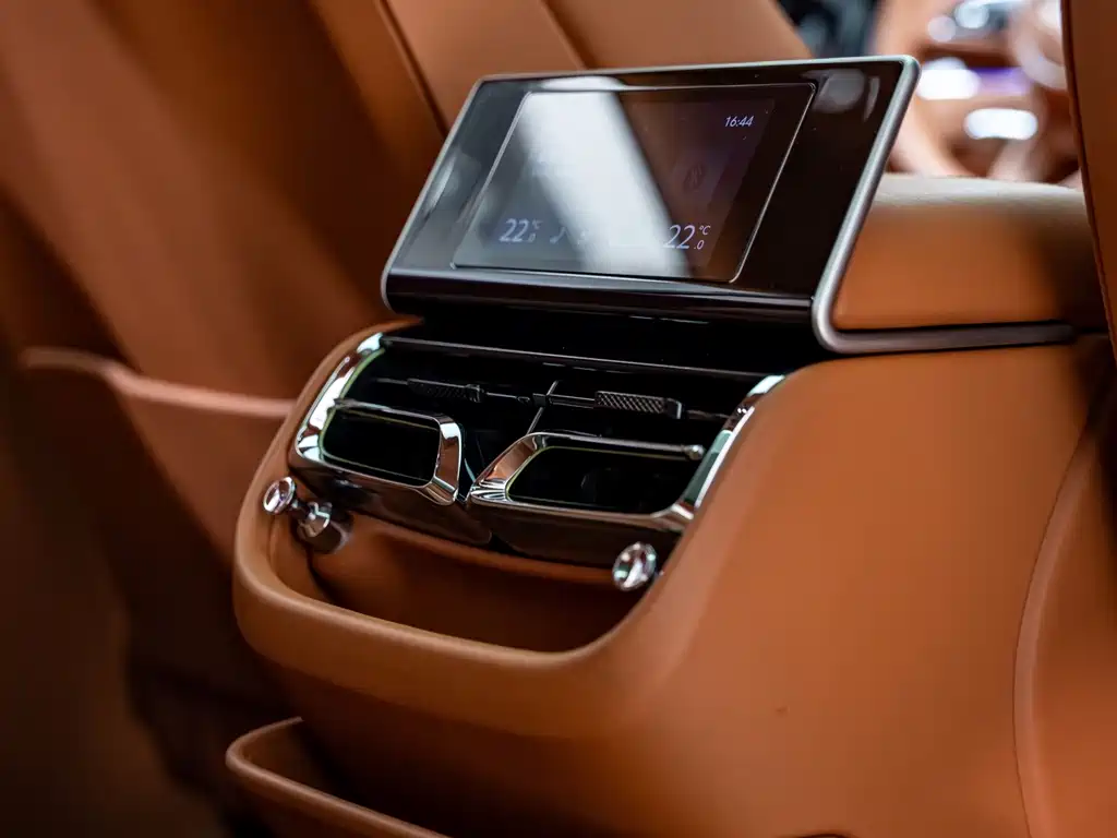 Bentley Flying Spur 2021 — фото 15
