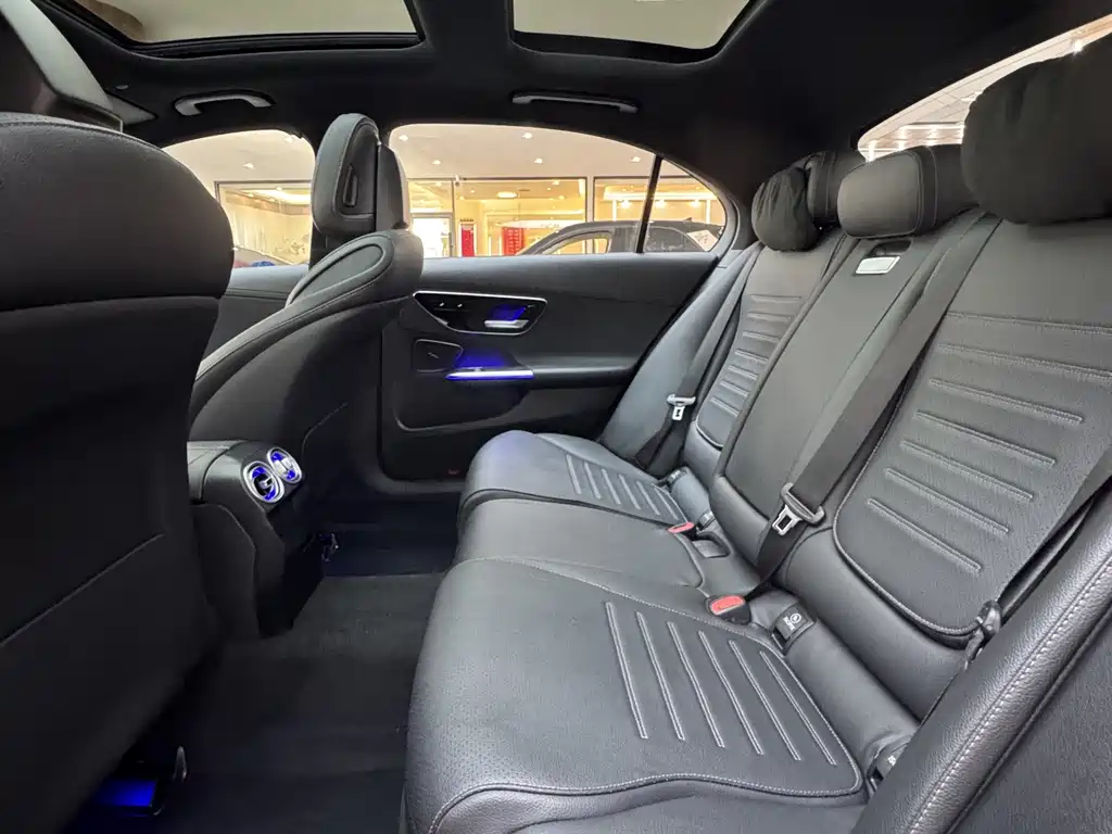 Mercedes-Benz C-Class 2023 — фото 13
