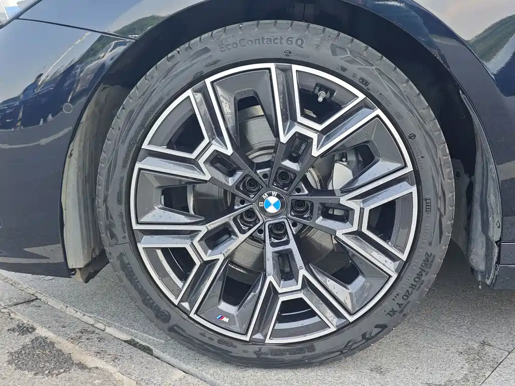 BMW 5 Series 2025