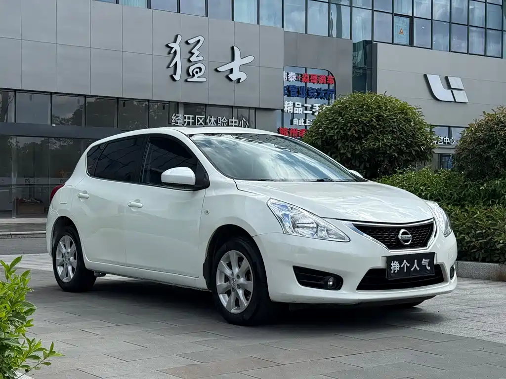 Nissan Tiida 2014