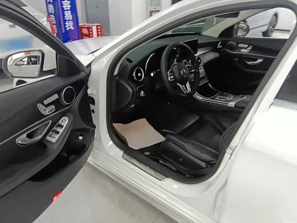 Mercedes-Benz C-Class 2019 — фото 16