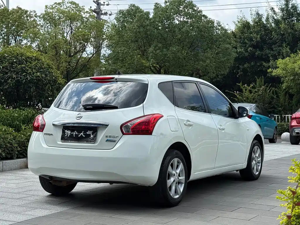 Nissan Tiida 2014