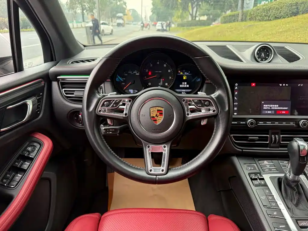 Porsche Macan 2021 — фото 14
