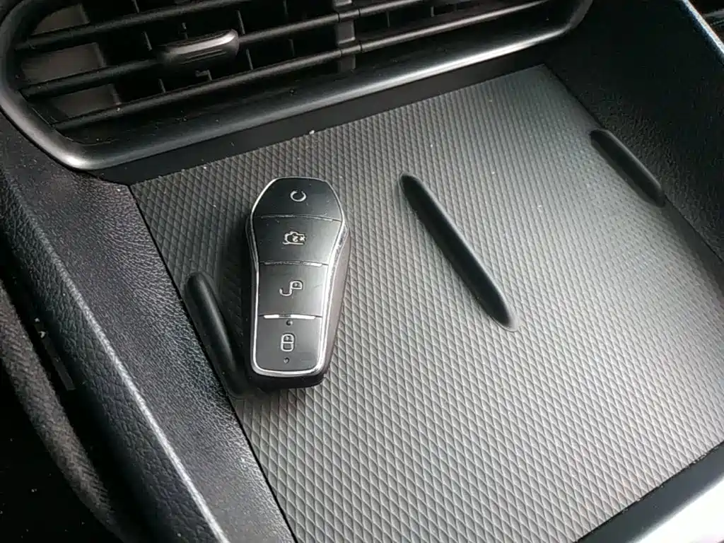 BYD Seal 05 DM-i 2025 — фото 8