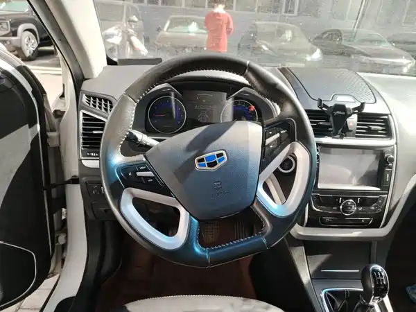 Geely Emgrand 2017