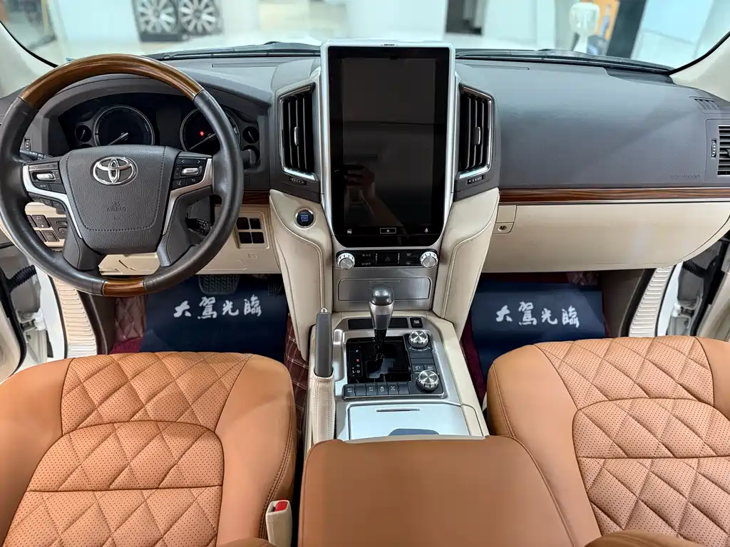 Toyota Land Cruiser 2018 — фото 7
