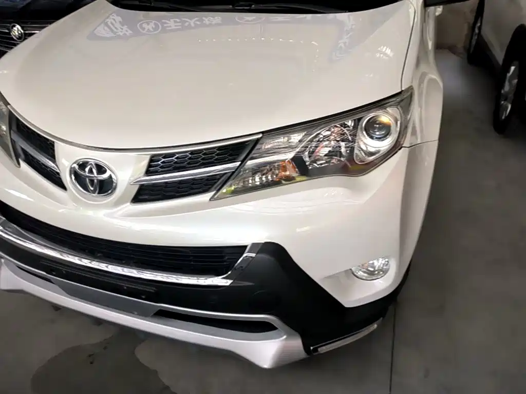 Toyota RAV4 2015 — фото 24