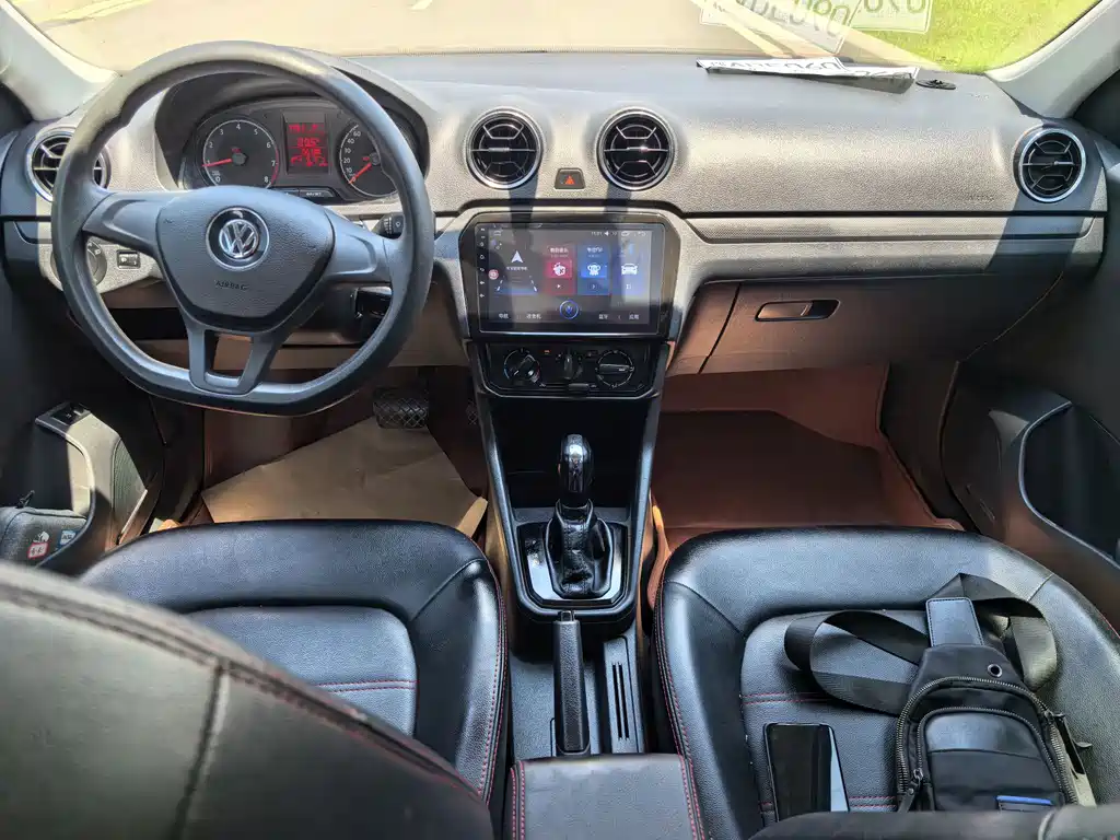 Volkswagen Jetta 2018 — фото 16