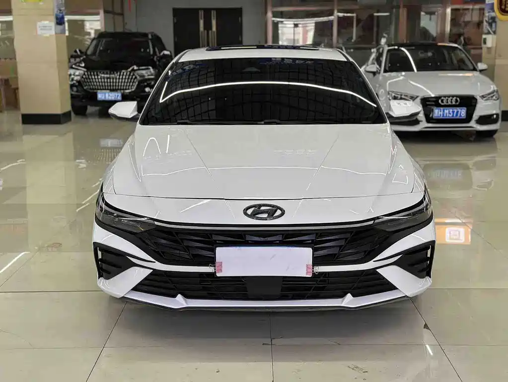 Hyundai Elantra 2023