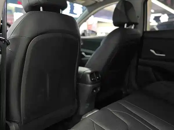 Hyundai Elantra 2023