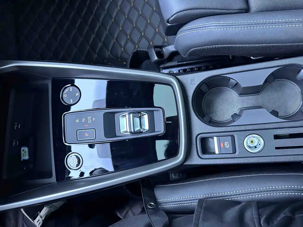 Audi A3 2023 — фото 14