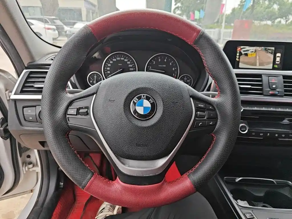 BMW 3 Series 2016 — фото 11