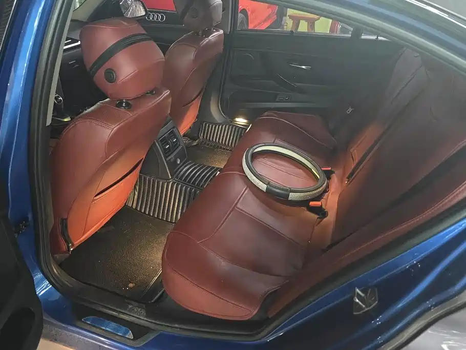 BMW 3 Series 2017 — фото 11