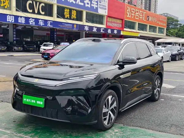 BYD Tang L 2025