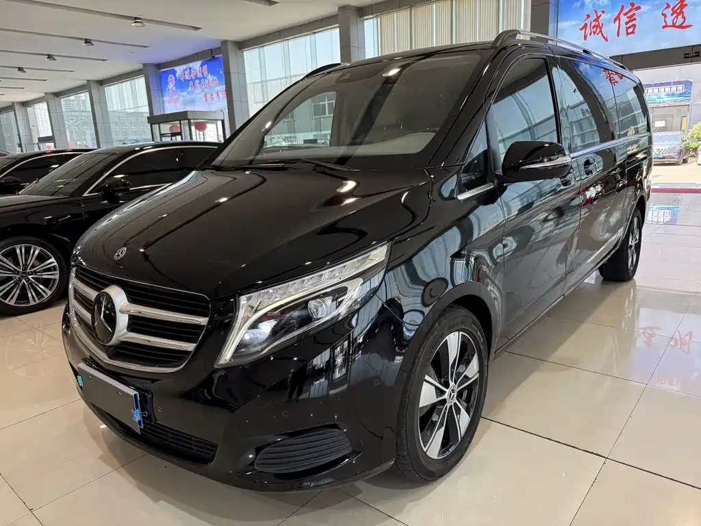 Mercedes-Benz V-Class 2019 — фото 1