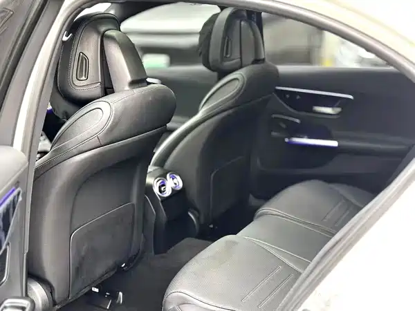 Mercedes-Benz C-Class 2024