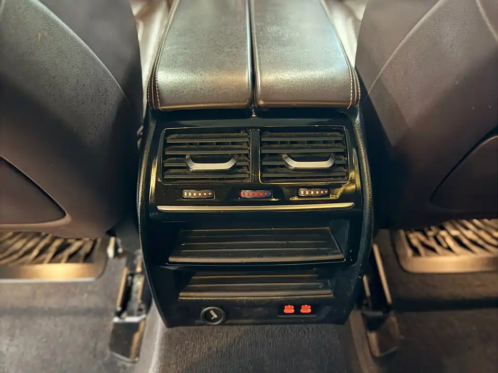 BMW 5 Series New Energy 2020 — фото 14