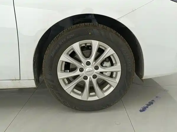 Roewe i5 2025
