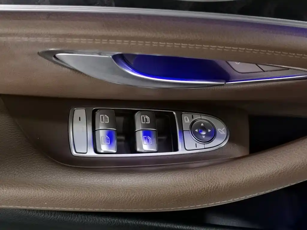 Mercedes-Benz E-Class 2018 — фото 9