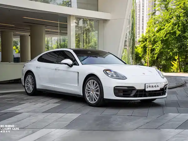 Porsche Panamera 2021
