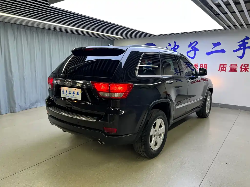 Jeep Grand Cherokee 2013 — фото 20
