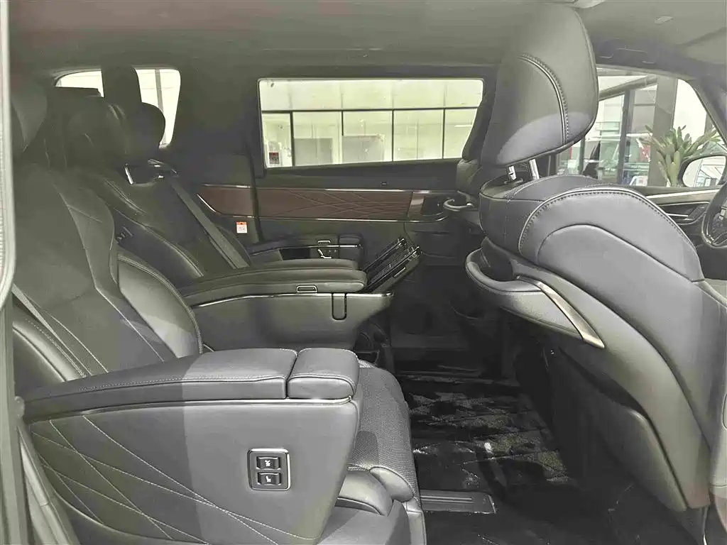 Toyota Vellfire 2024 — фото 22