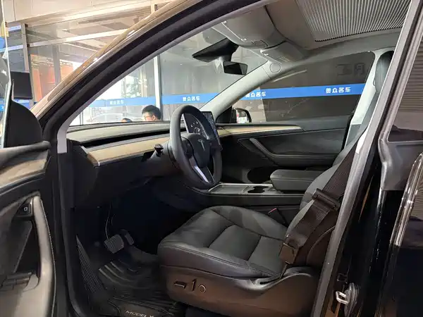 Tesla Model Y 2021