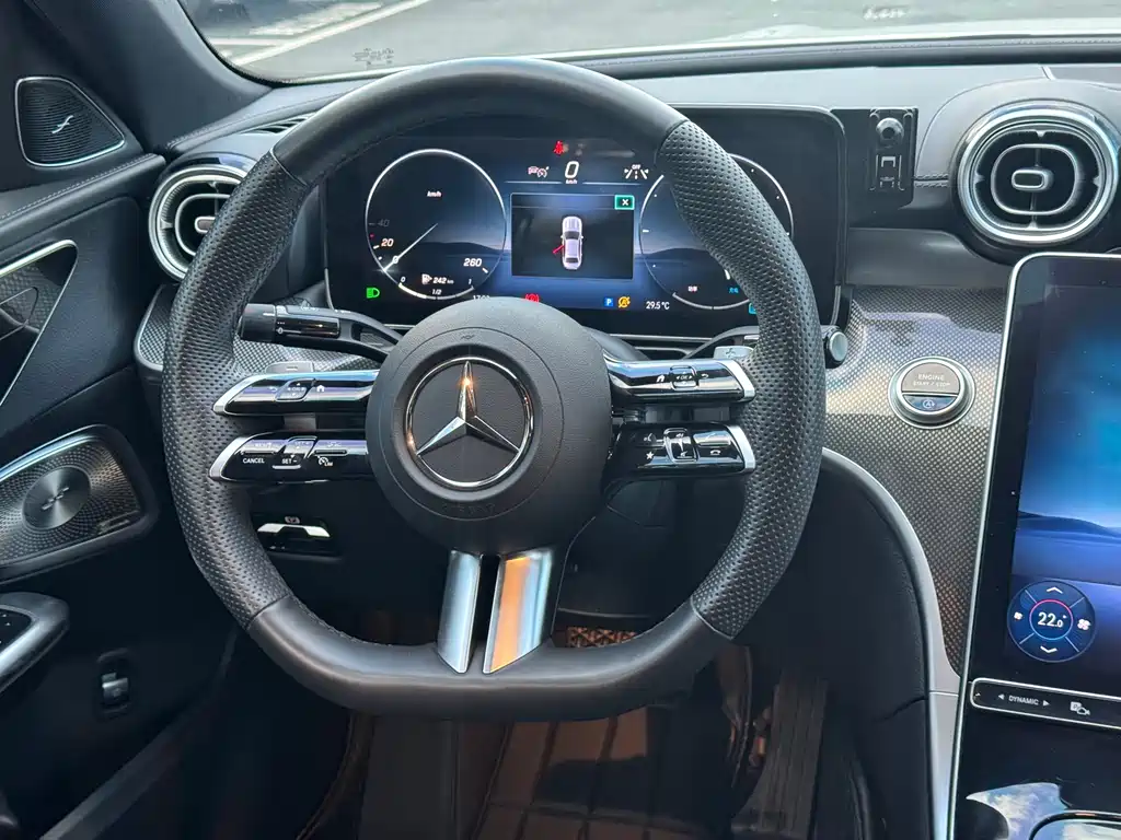 Mercedes-Benz C-Class 2024 — фото 13