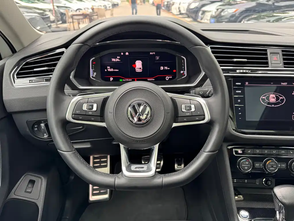 Volkswagen Tiguan L 2019 — фото 10