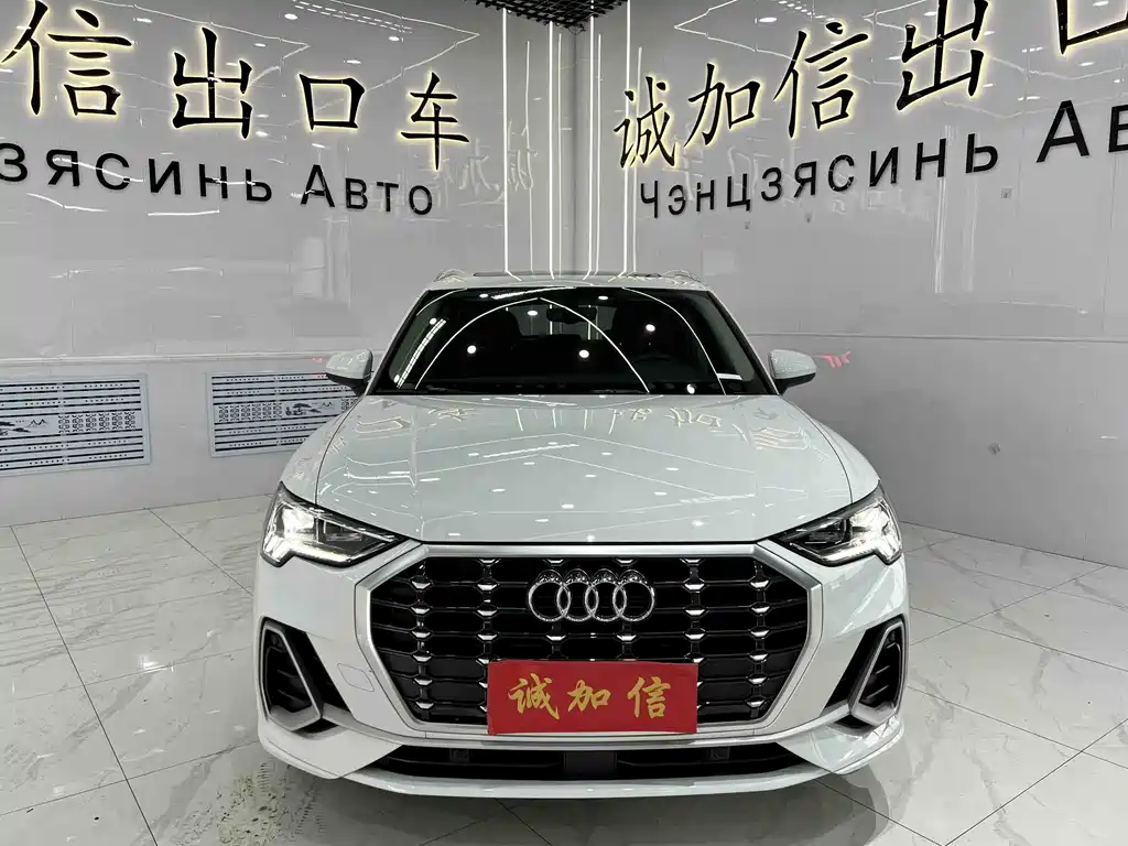 Audi Q3 2022 — фото 2
