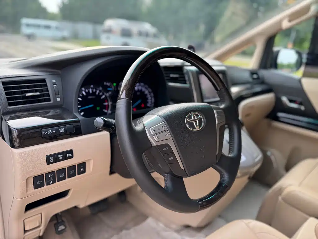 Toyota Alphard 2012 — фото 10