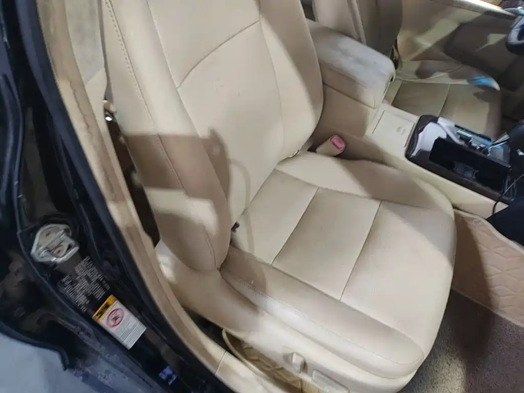 Toyota Camry 2015 — фото 25