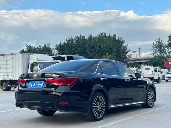 Toyota Crown 2019