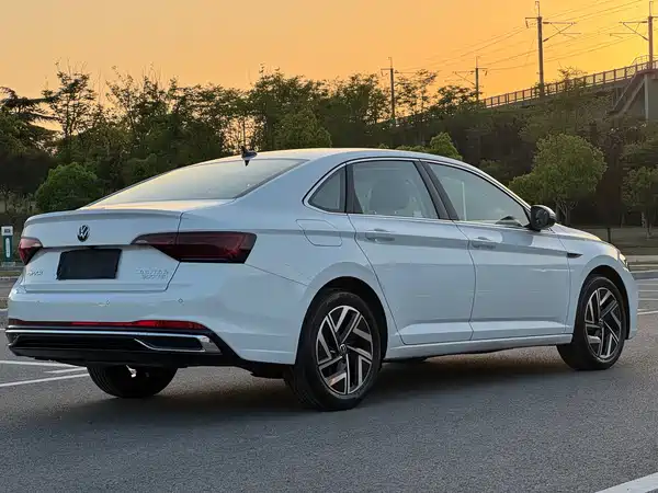 Volkswagen Sagitar 2025