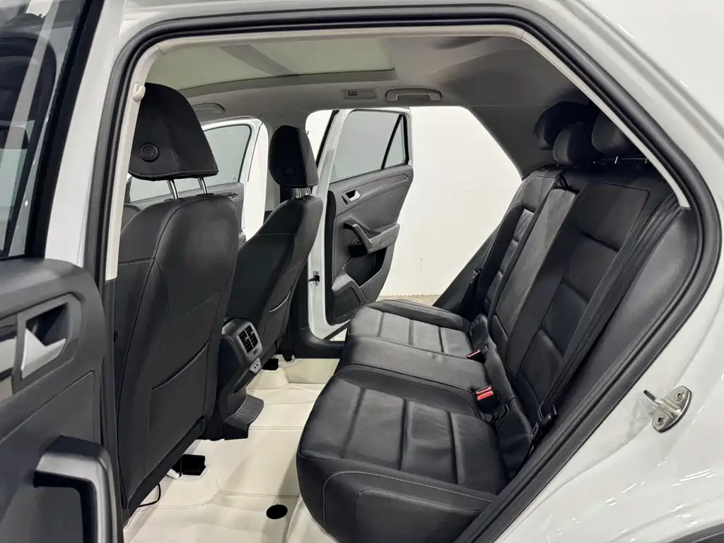 Volkswagen T-Roc 2022 — фото 6