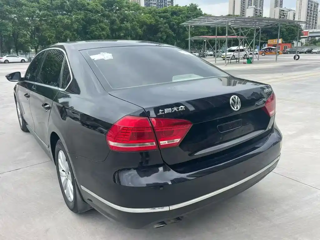 Volkswagen Passat 2015 — фото 11