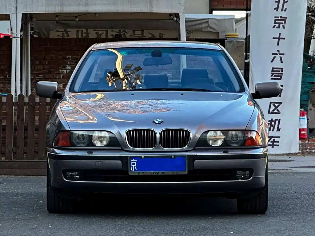 BMW 5 Series 2000 — фото 2