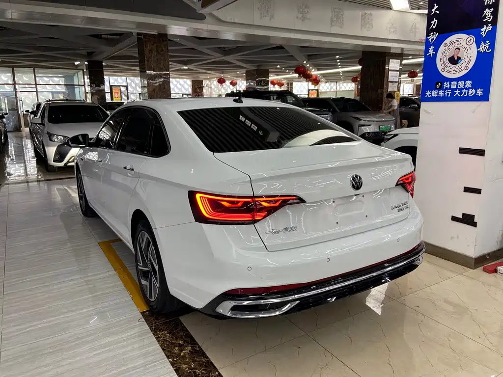 Volkswagen Sagitar 2022
