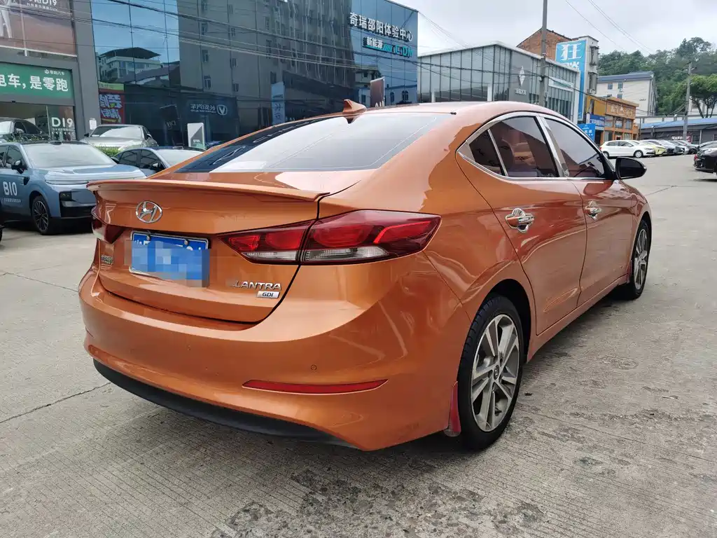 Hyundai Elantra 2016 — фото 7
