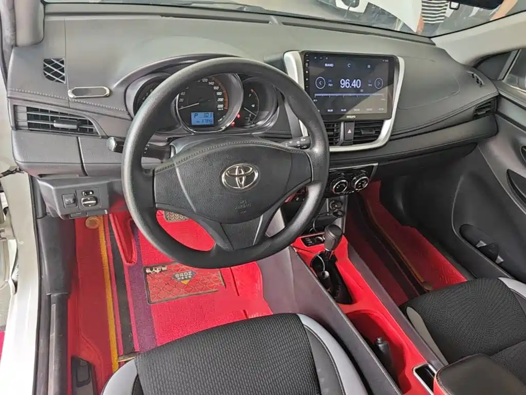 Toyota Yaris L 2020 — фото 10