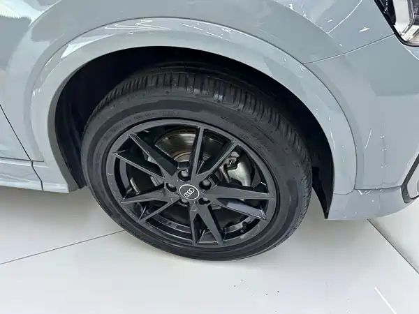 Audi Q2L 2024
