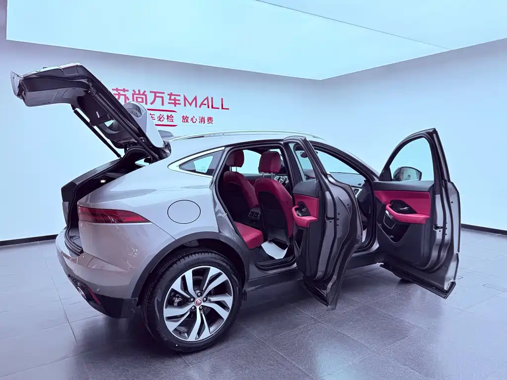 Jaguar E-PACE 2023 — фото 20