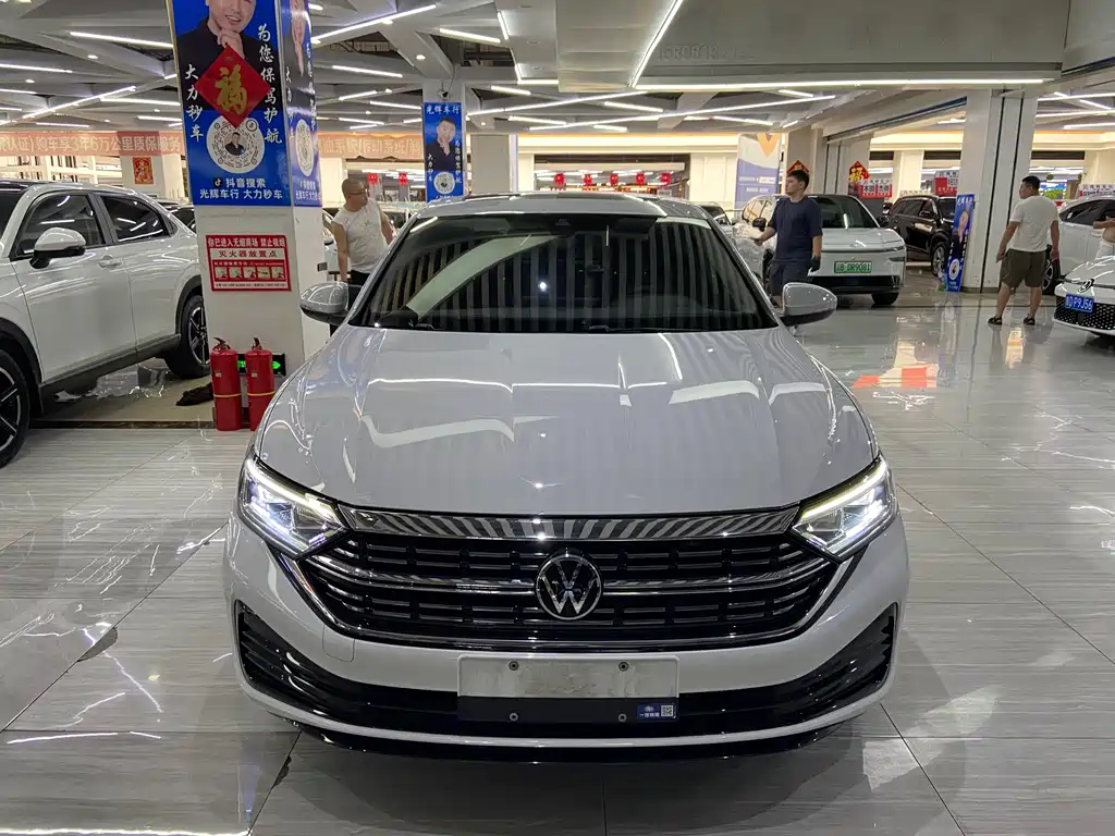 Volkswagen Sagitar 2022